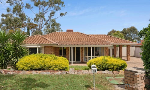 38 Woodcroft Drive, Morphett Vale sold for $778,000 in December 2024 by Scott McPharlin Team Real Estate